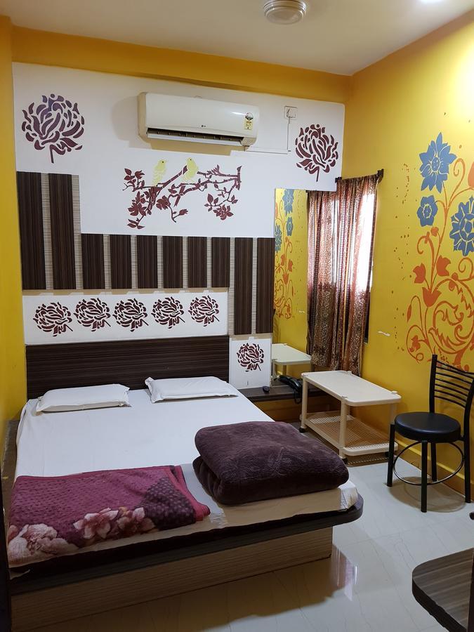 Hotel Shri Radhe Krishna Godarpura Exterior foto