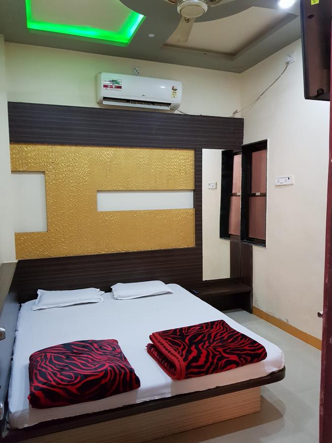 Hotel Shri Radhe Krishna Godarpura Exterior foto